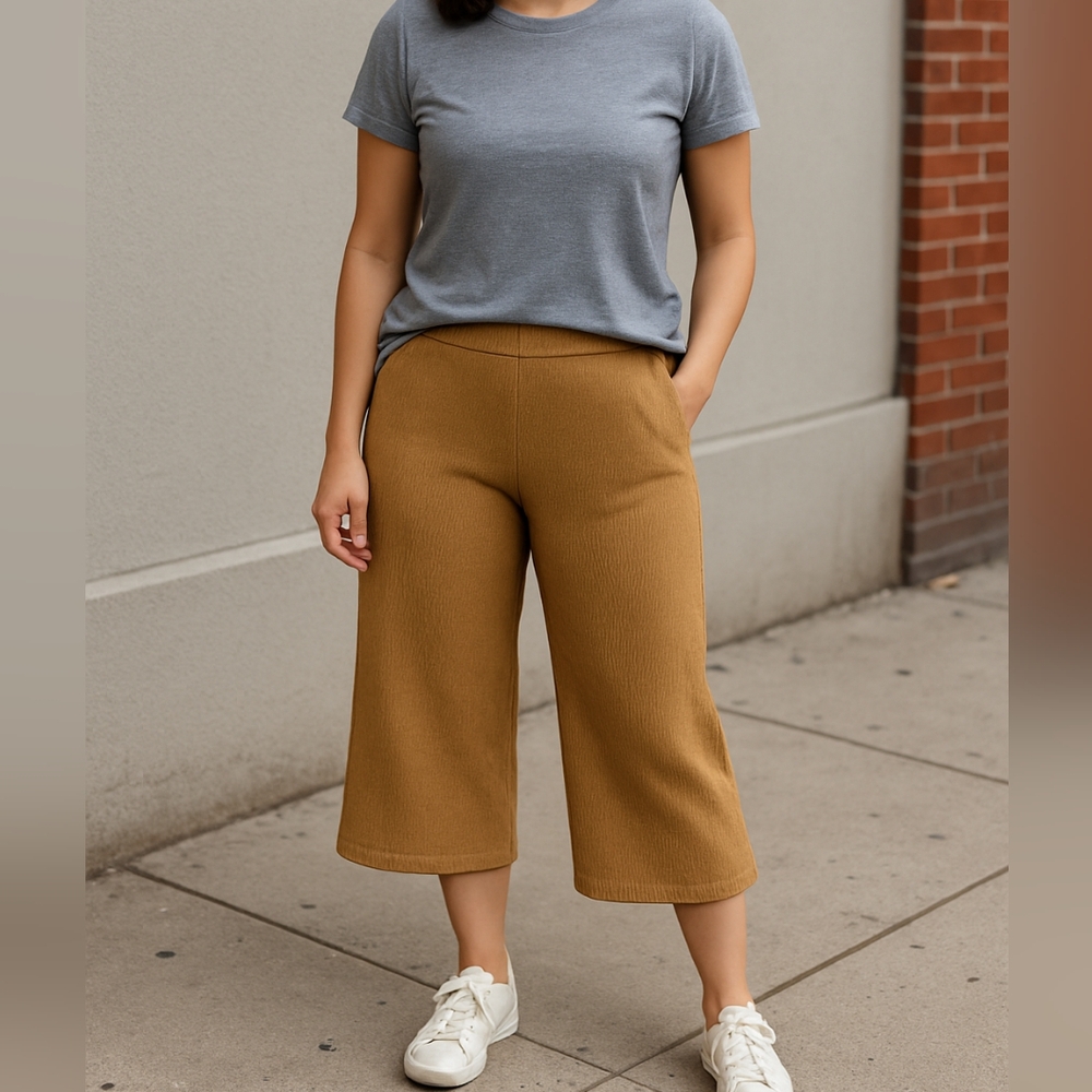 4/$20 A New Day Wide Legged Knit Capri Pant